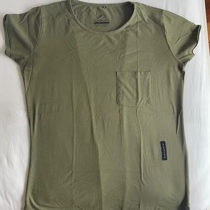 Men’s Medium Alphalete Single Pocket Muscle Tee